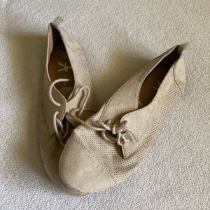 BOGO Beige Flats with Laces